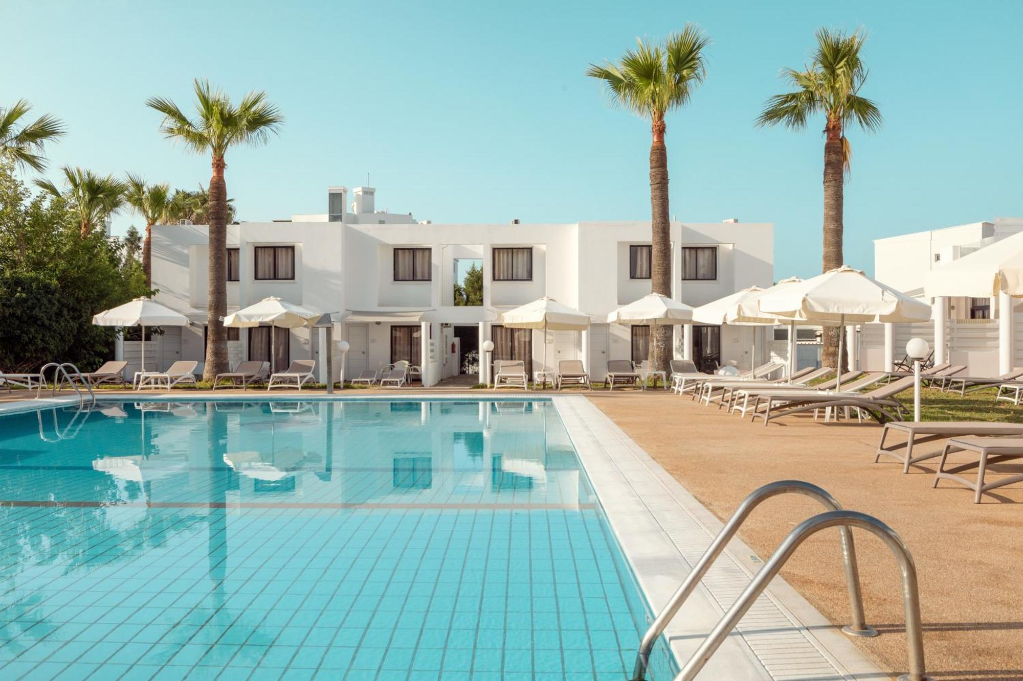 Lantiana Napa Aparthotel Ajía Nápa Kültér fotó