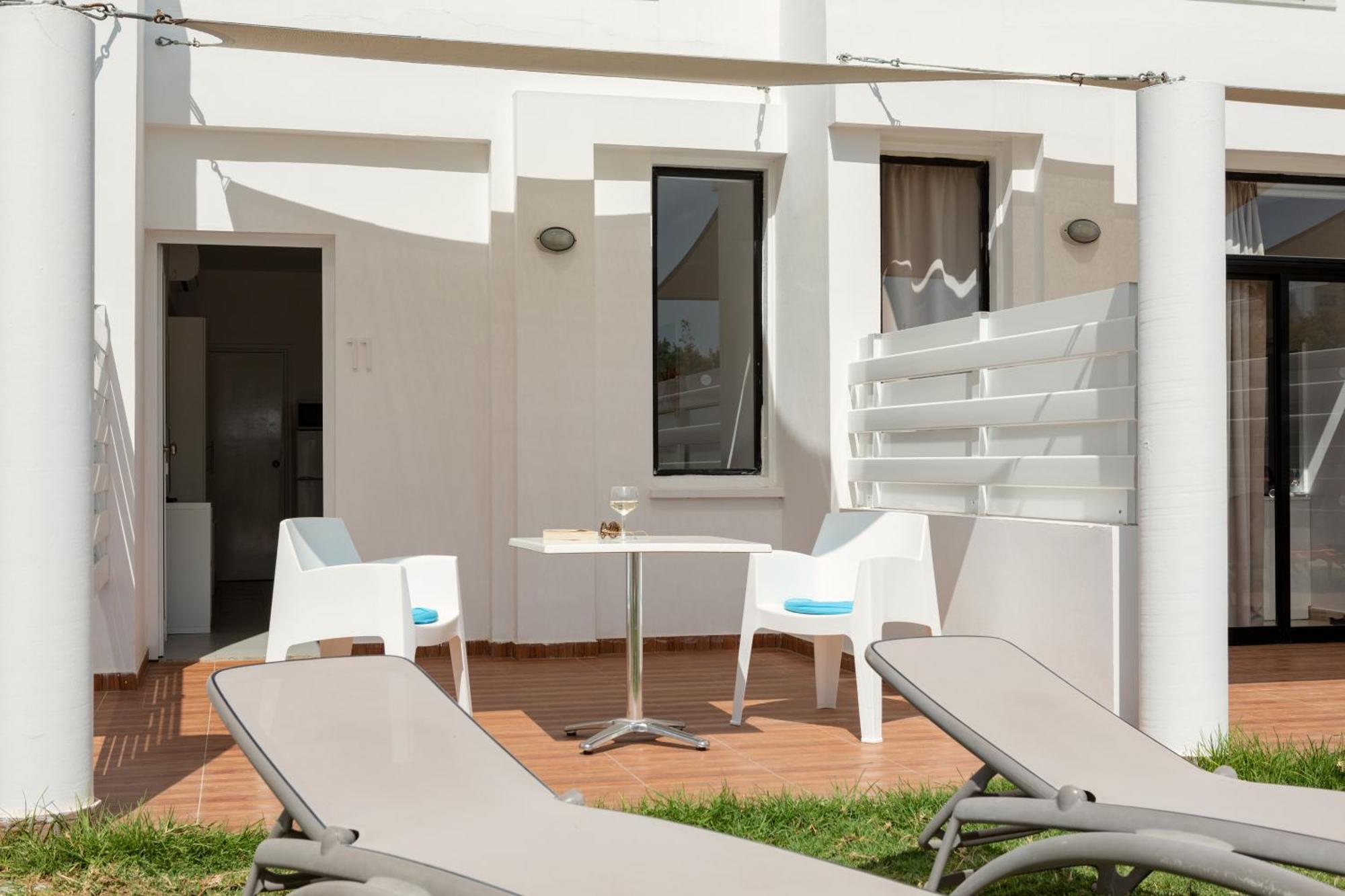 Lantiana Napa Aparthotel Ajía Nápa Kültér fotó