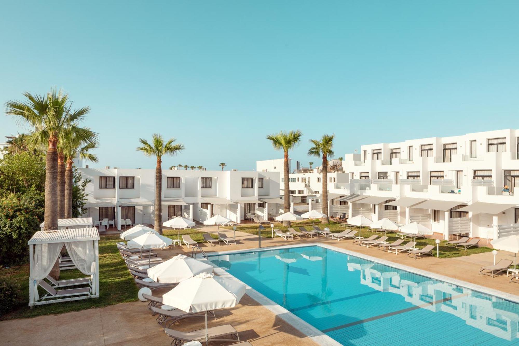 Lantiana Napa Aparthotel Ajía Nápa Kültér fotó